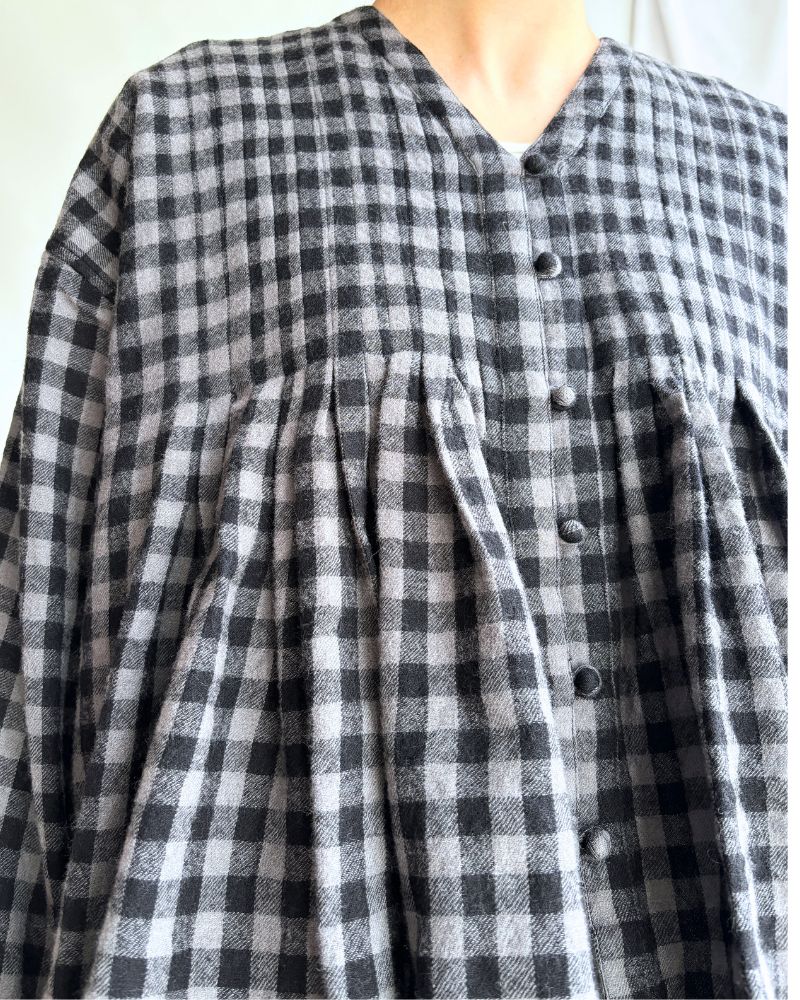 BOILED WOOL GINGHAM CHECK V-NECK FRONT OPENING SHIRT WITH INVERTED PLEATS Grey/Black