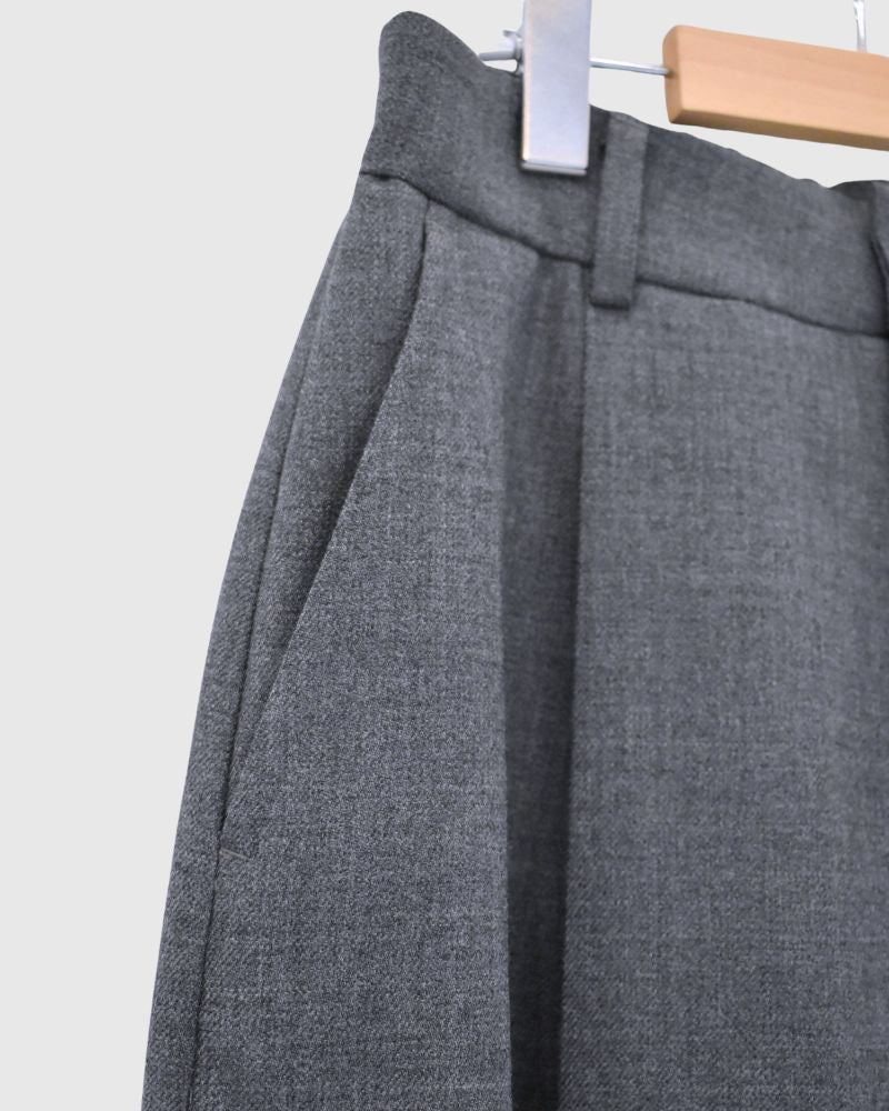 JOY-WO ウールツイルセンタータックショートパンツ HeavyGray