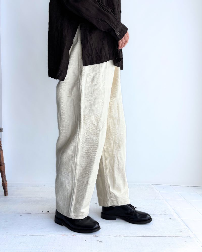手織りウォッシュドツイル ルーズテーパードパンツ OffWhite