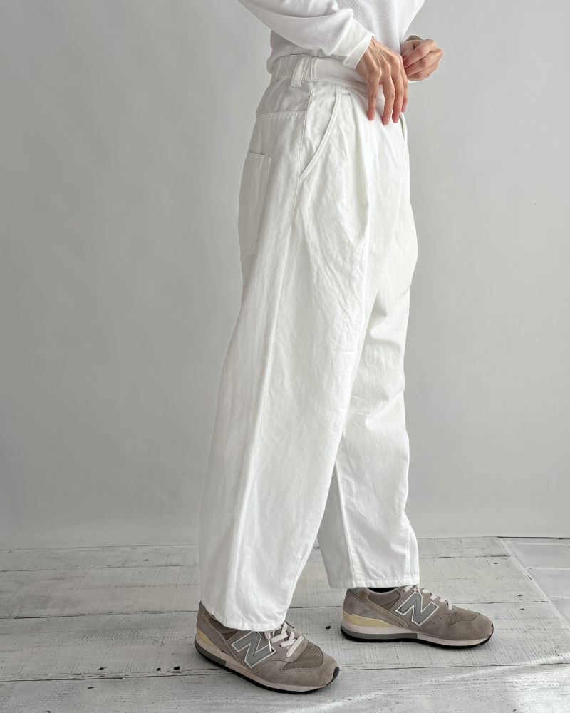 コクーンテイパードパンツ（DENIM） White