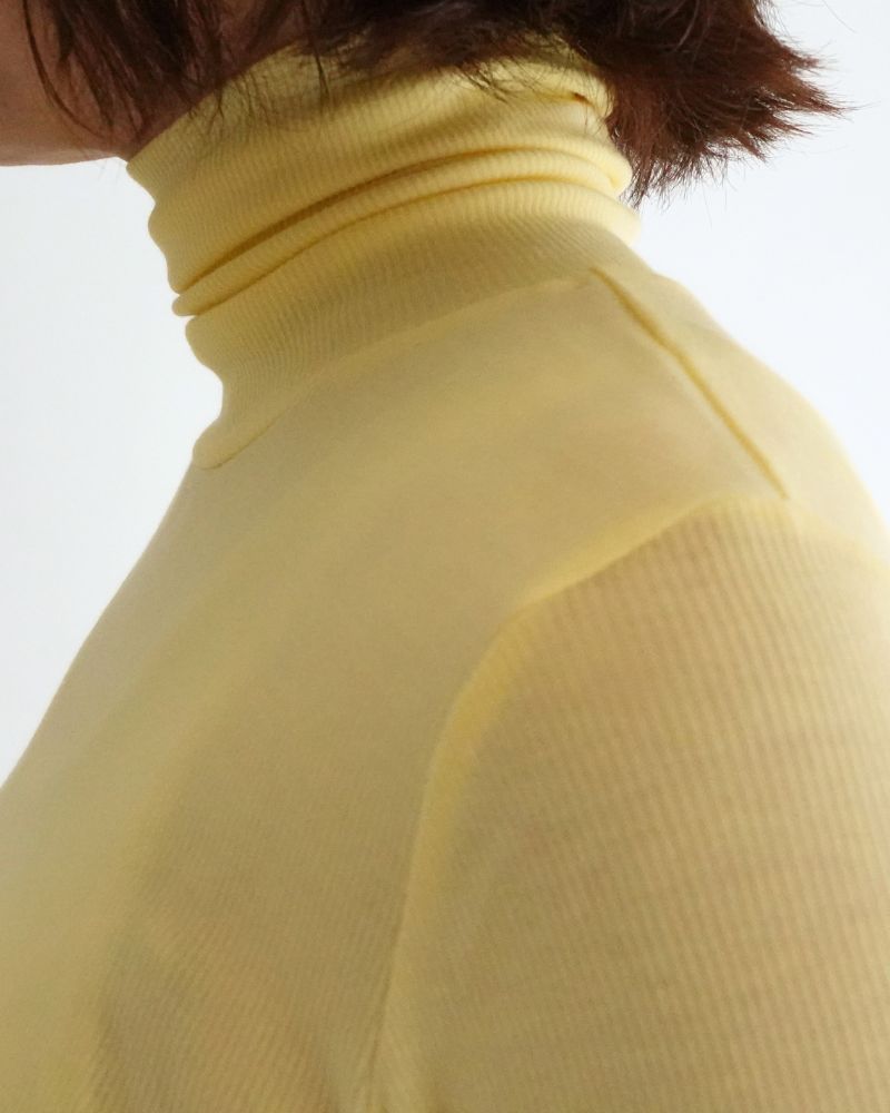 タートルネックプルオーバー Yuzu