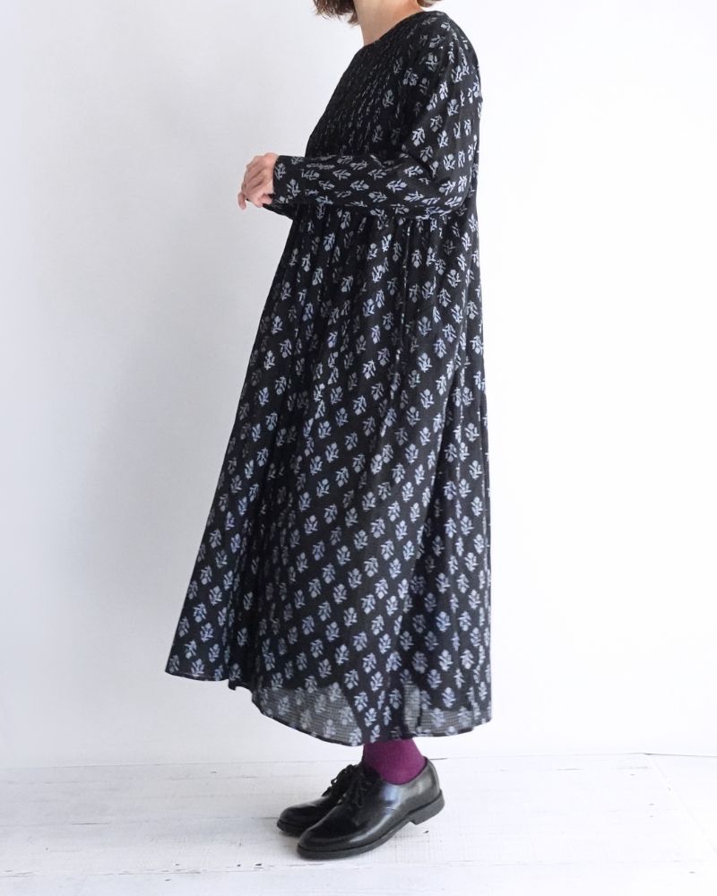 CREW-NECK P/O SHIRT DRESS WITH PINTUCK Black