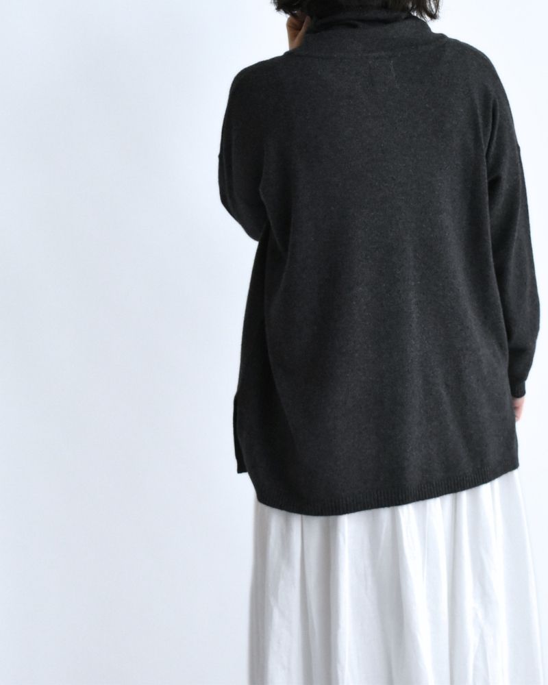12GG PLAIN STITCH DROP SHOULDER POLO NECK WITH SLIT Charcoal
