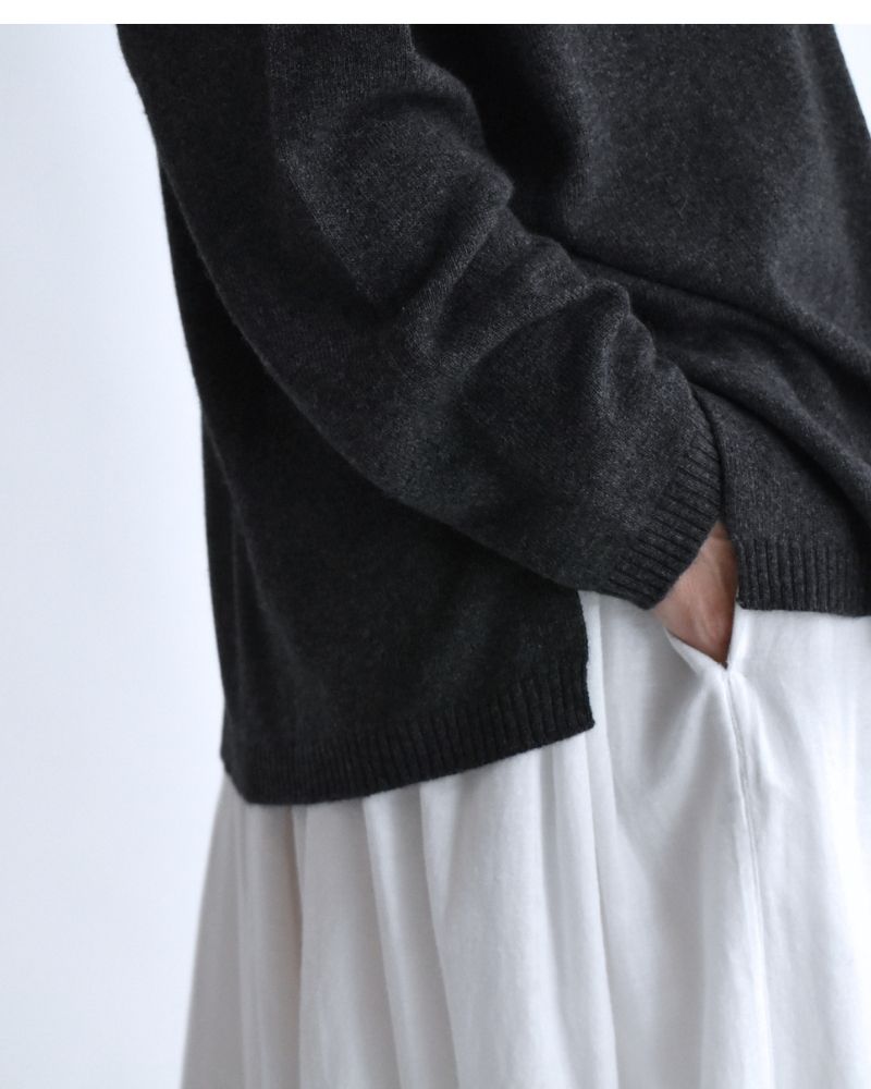 12GG PLAIN STITCH DROP SHOULDER POLO NECK WITH SLIT Charcoal
