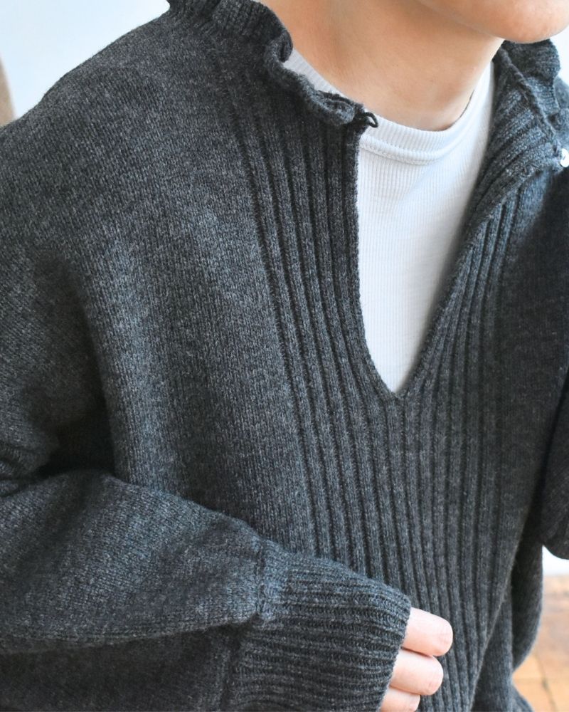 【予約】 F/W RS 028 スキッパーフリルニットプルオーバー（10月初旬 - 10月中旬）