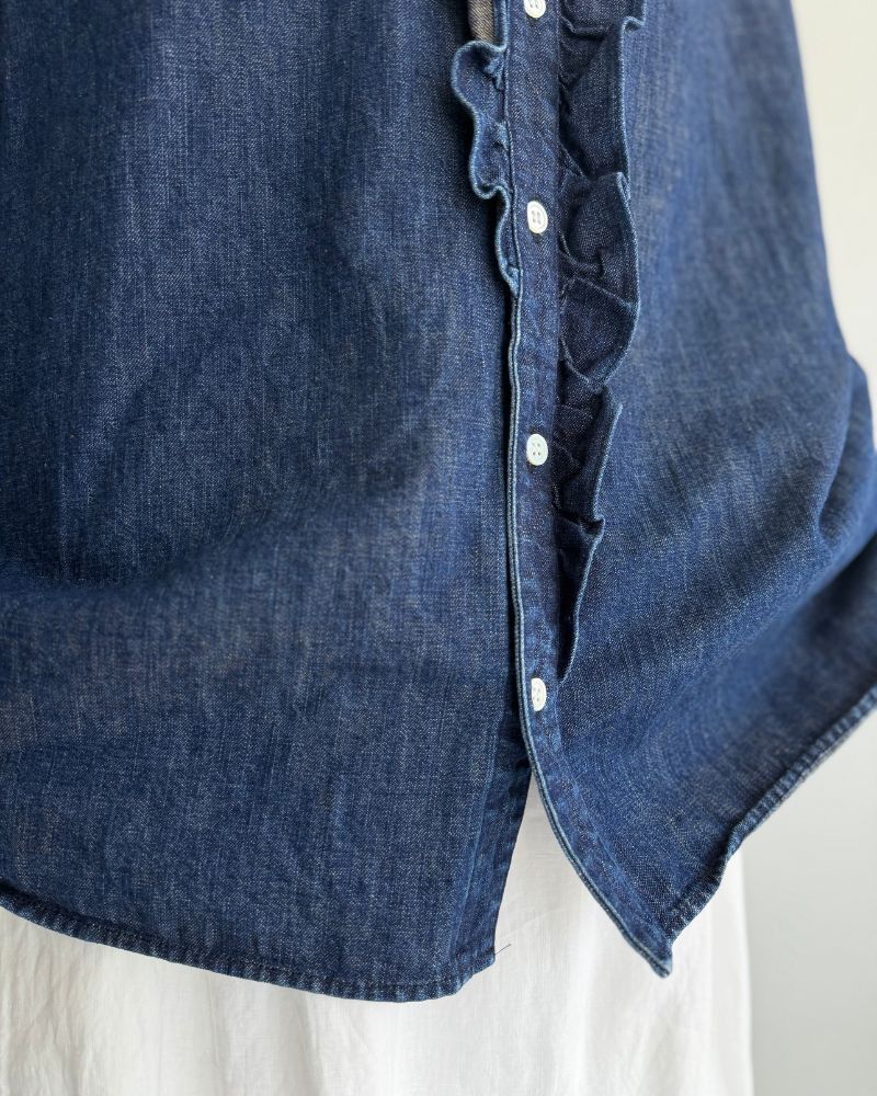 【予約】 F/W LA 518 オーディナリーデニムフリルブラウス（9月末 - 10月初旬）