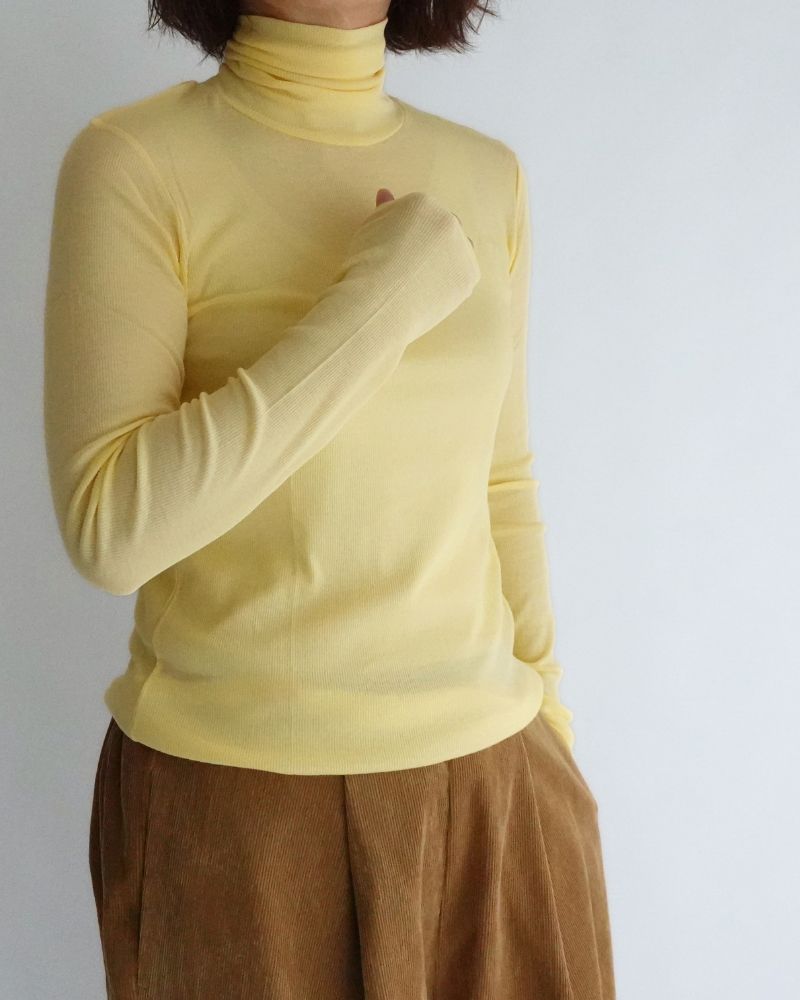 タートルネックプルオーバー Yuzu