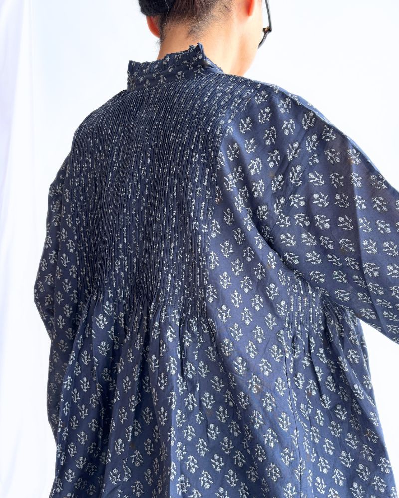 FRILL COLLAR PINTUCK SHIRT Navy