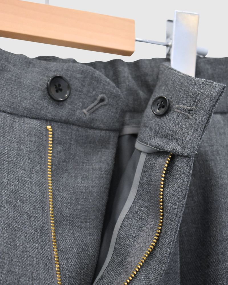 JOY-WO ウールツイルセンタータックショートパンツ HeavyGray