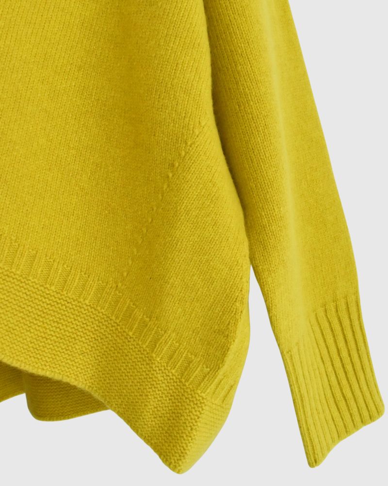 AURA Vネックニットプルオーバー Yellow