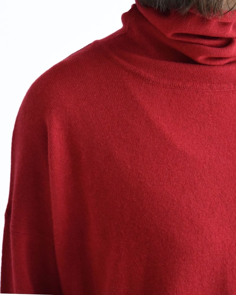 12GG PLAIN STITCH DROP SHOULDER POLO NECK WITH SLIT Red