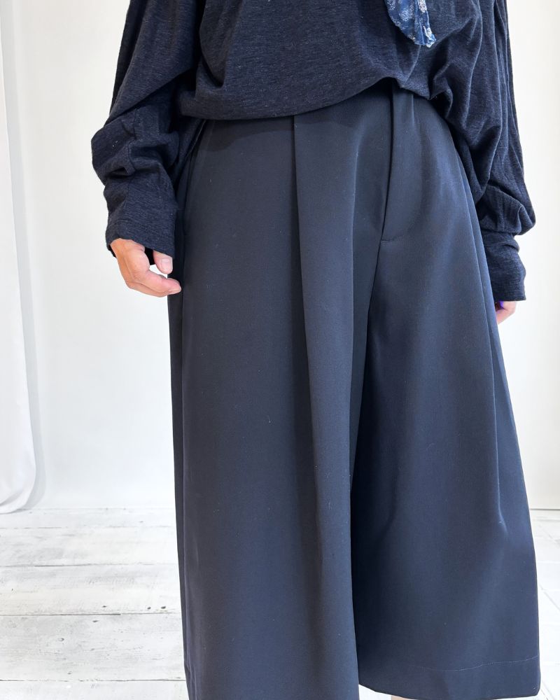 JOY-WO ウールツイルセンタータックショートパンツ Navy