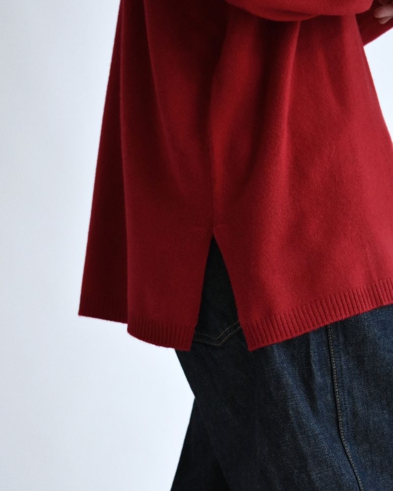 12GG PLAIN STITCH DROP SHOULDER POLO NECK WITH SLIT Red