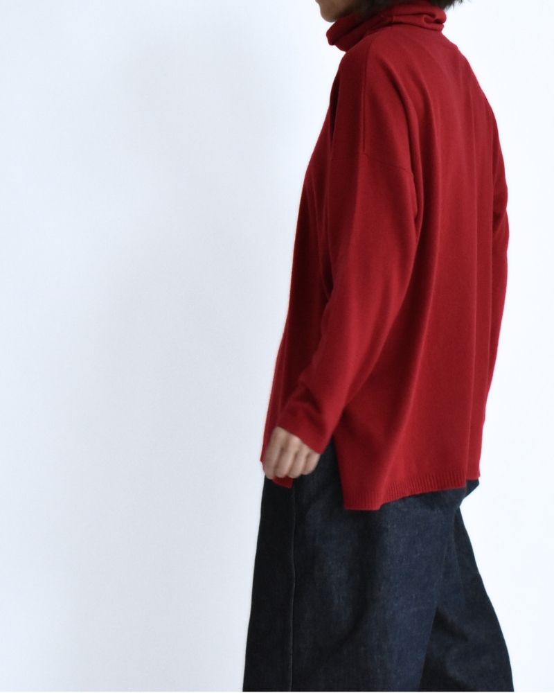 12GG PLAIN STITCH DROP SHOULDER POLO NECK WITH SLIT Red