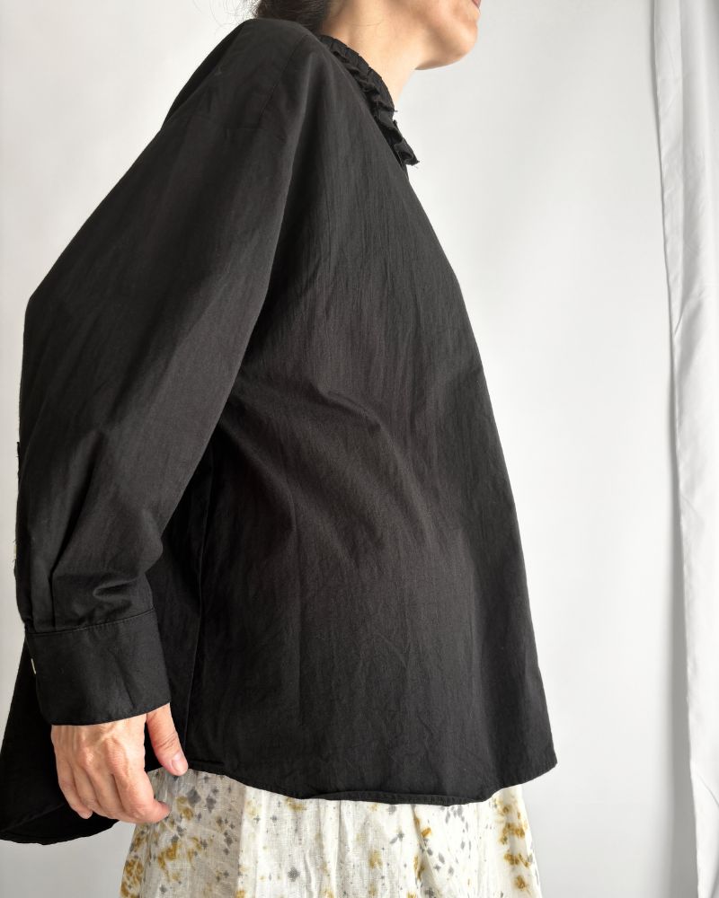 PLEATED COLLAR SHIRT Black