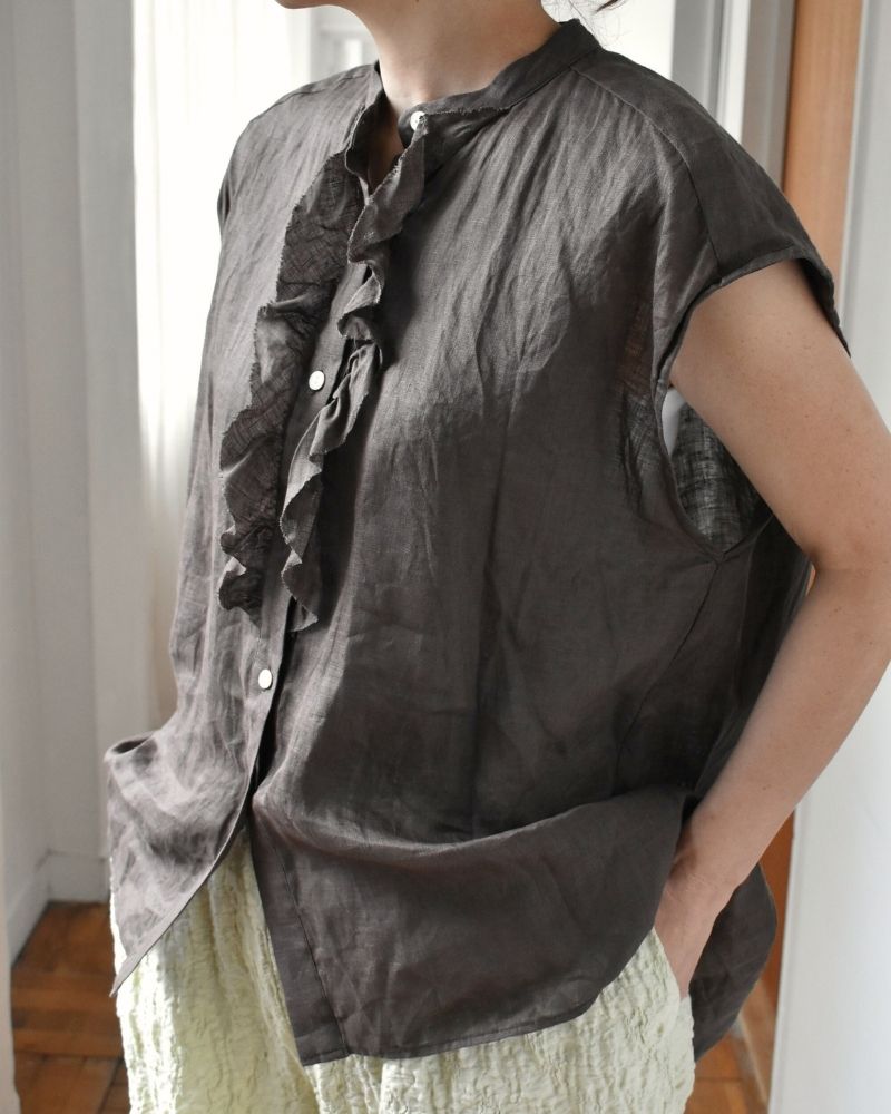 【予約】S/S R360 LINEN FRILL NO SLEEVE BLOUSE（4月中旬 – 4月末）