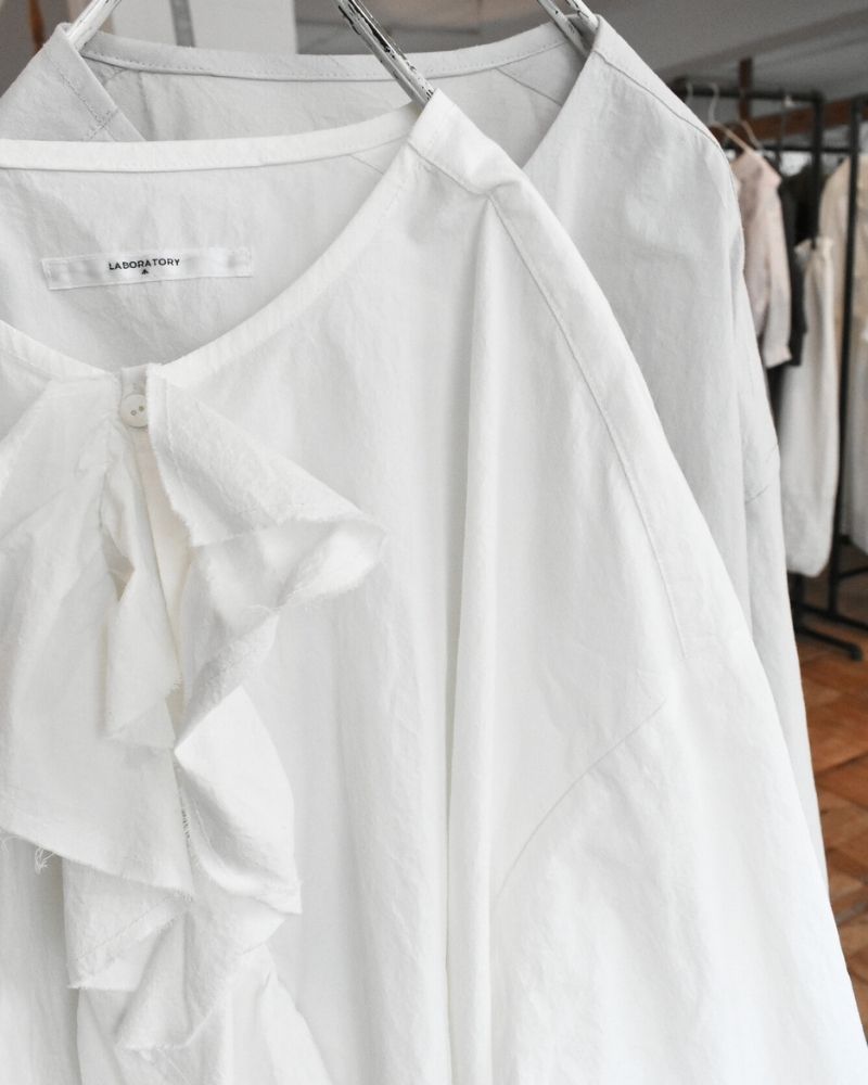 【予約】MS/F LA493 クワイエットフリルブラウス（8月中旬 - 8月末）