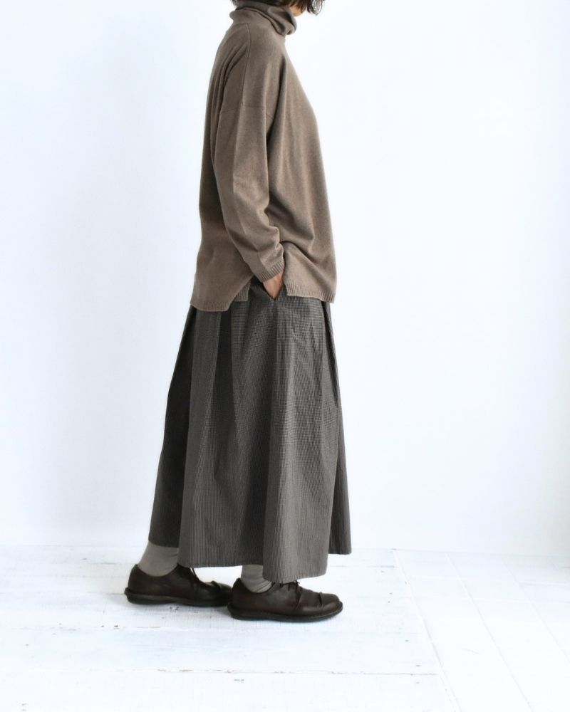 12GG PLAIN STITCH DROP SHOULDER POLO NECK WITH SLIT Mocha