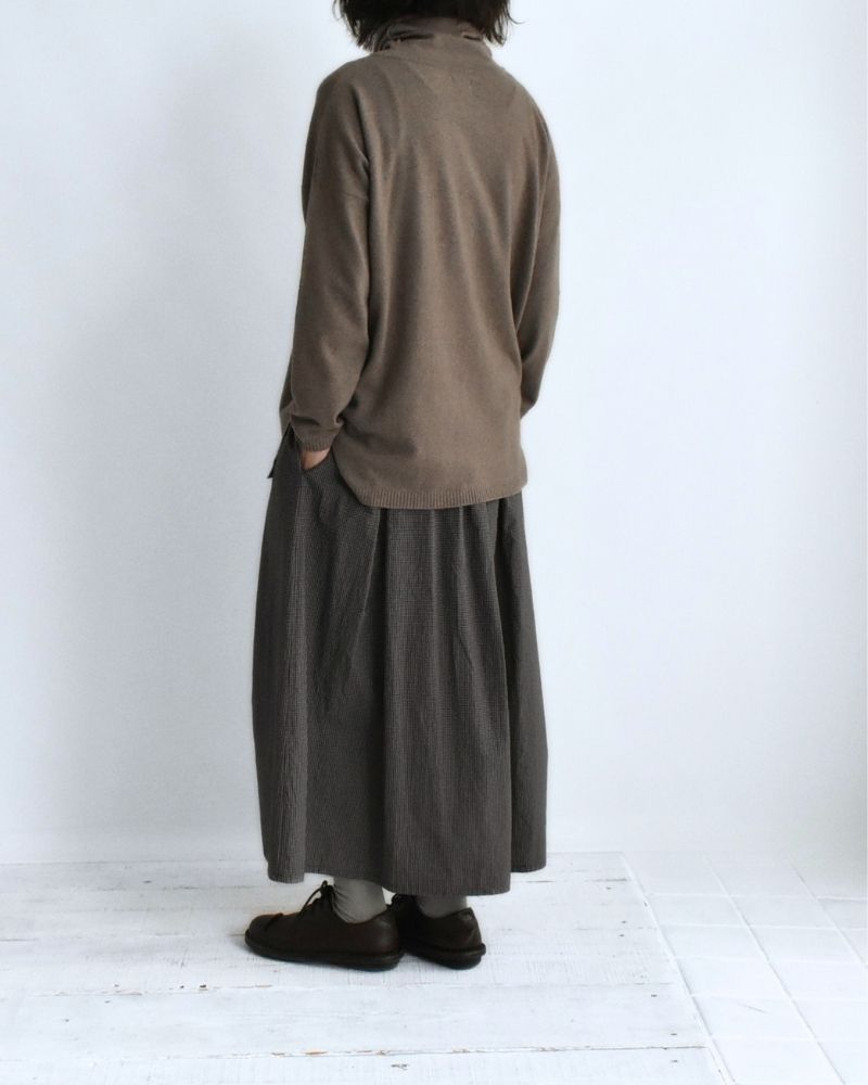12GG PLAIN STITCH DROP SHOULDER POLO NECK WITH SLIT Mocha
