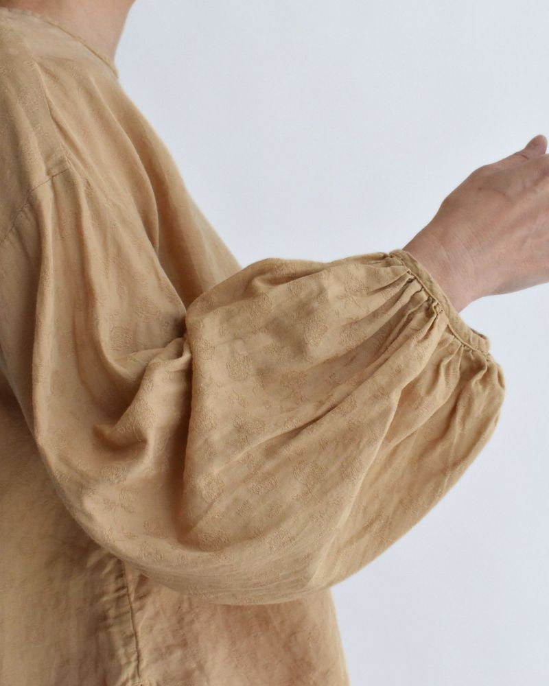 アンティークローズジャカードモダニストブラウス AntiqueBeige