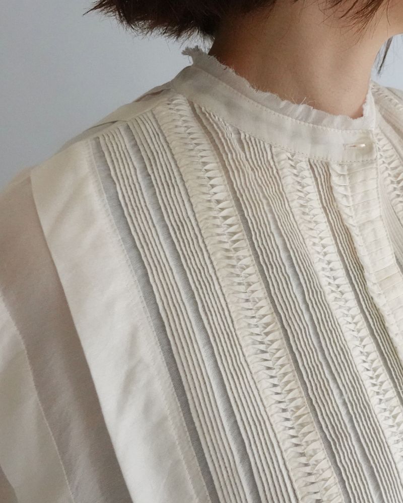 エアリーピンタックレースブラウス OffWhite