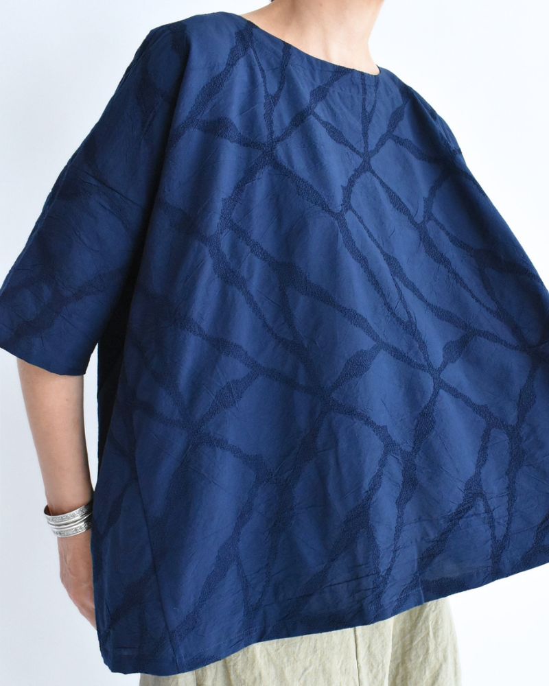 パネルプルオーバーブラウス（刺しゅう） Navy