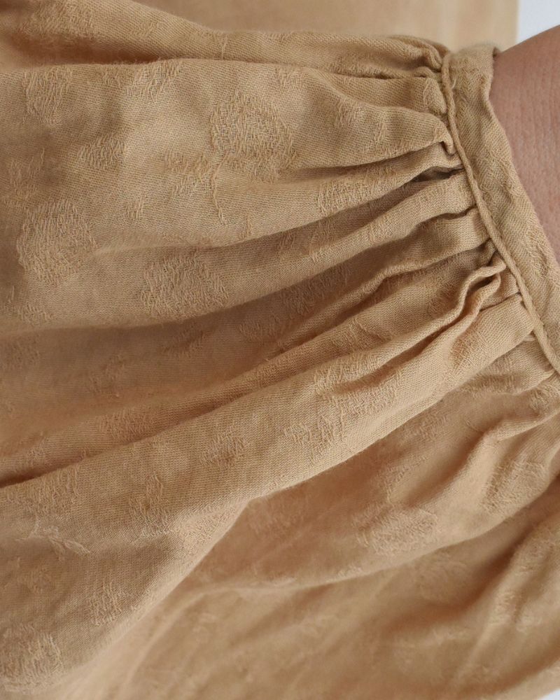 アンティークローズジャカードモダニストブラウス AntiqueBeige