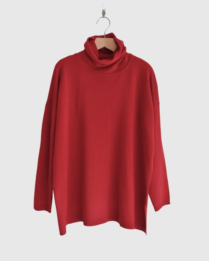 12GG PLAIN STITCH DROP SHOULDER POLO NECK WITH SLIT Red