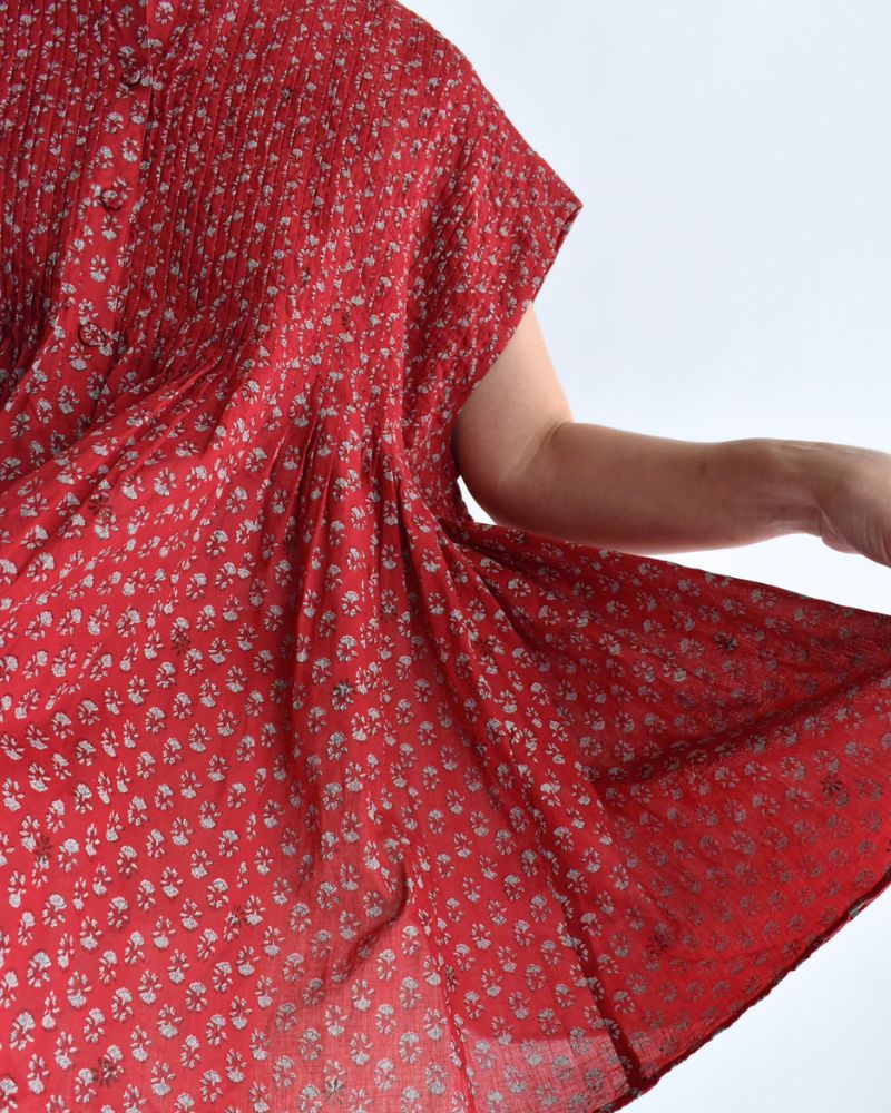 CREW-NECK BUTTON F/SLEEVE SHIRT WITH PINTUCK Red
