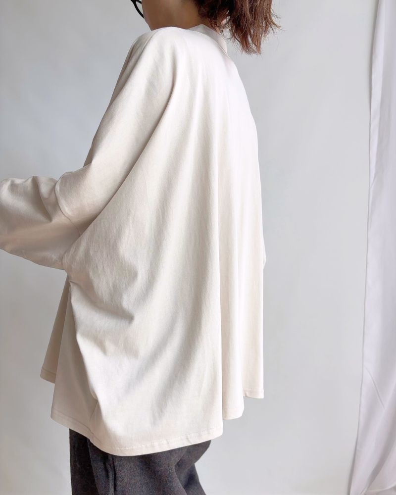 WIDE BOX SILHOUETTE TOPS 'CADEN' OffBeige