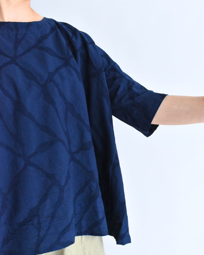 パネルプルオーバーブラウス（刺しゅう） Navy