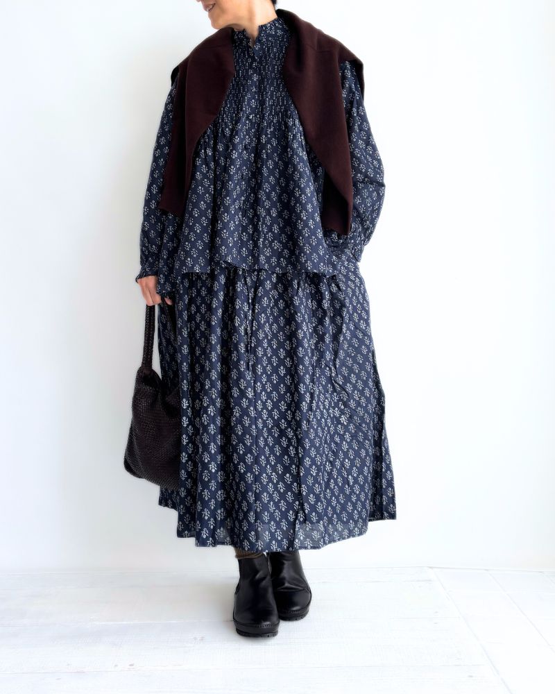 FRILL COLLAR PINTUCK SHIRT Navy