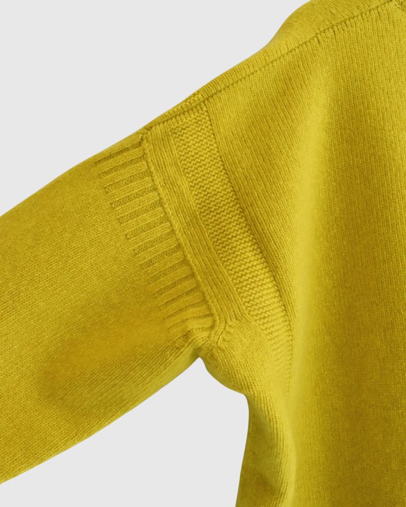 AURA Vネックニットプルオーバー Yellow