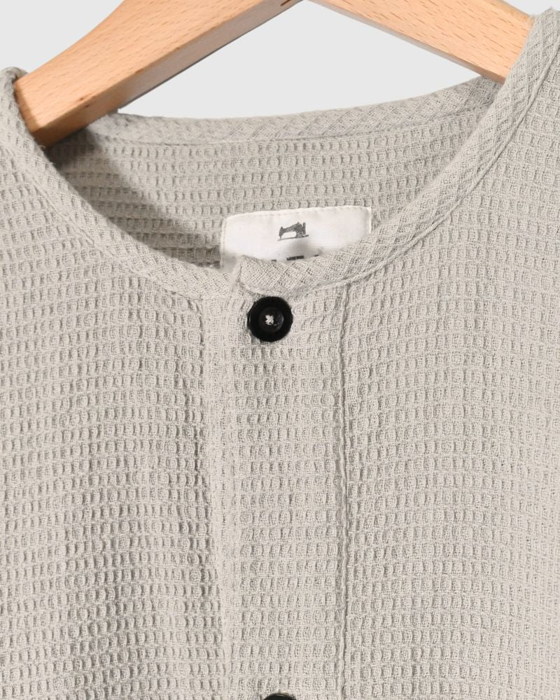 WAFFLE PLAIN OVERDYE HENLY NECK SHIRT MilkyGray