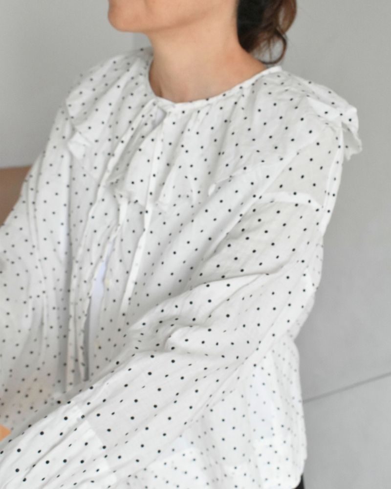 【予約】S/S G1166 ORIGINAL SMALL DOTS 2WAY FRILL BLOUSE（3月初旬 – 3月中旬）