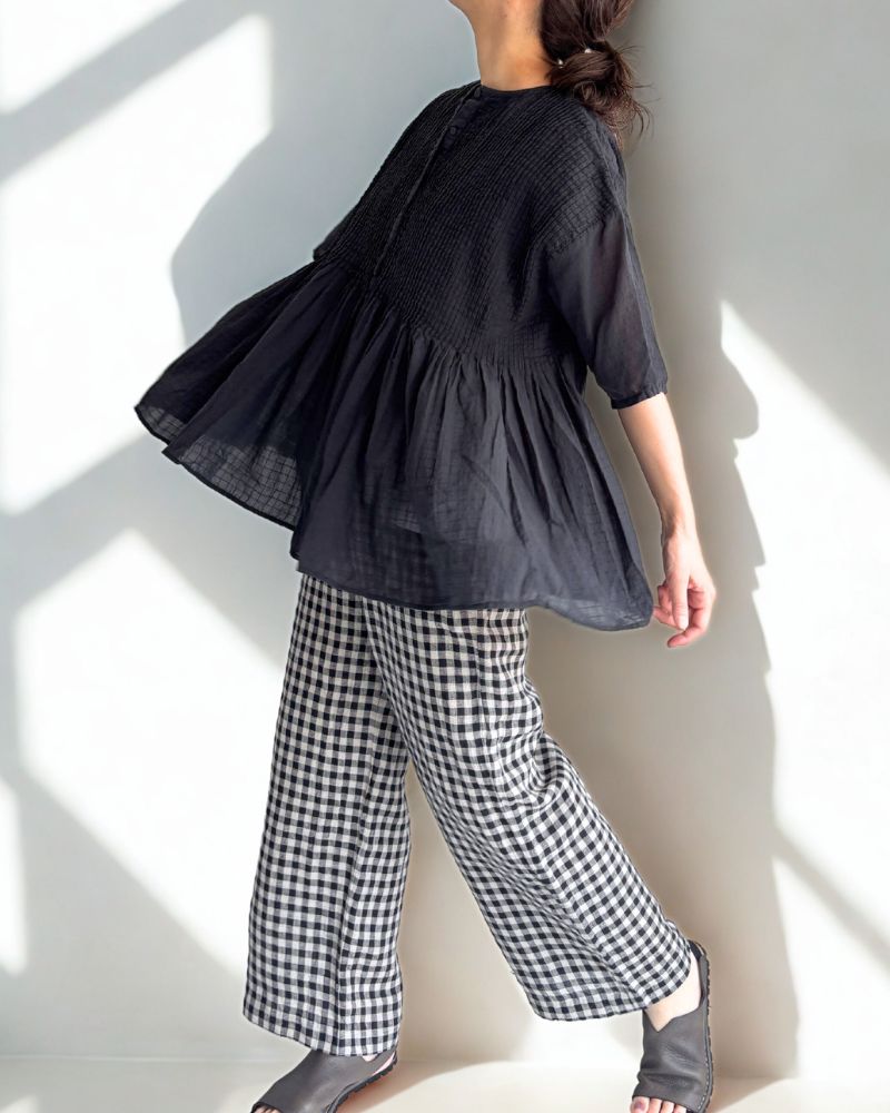 CREW-NECK P/O HALF/SL SHIRT WITH PINTUCK Black