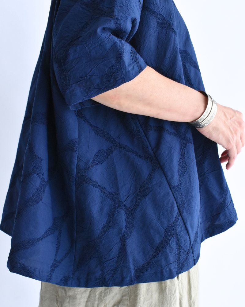 パネルプルオーバーブラウス（刺しゅう） Navy