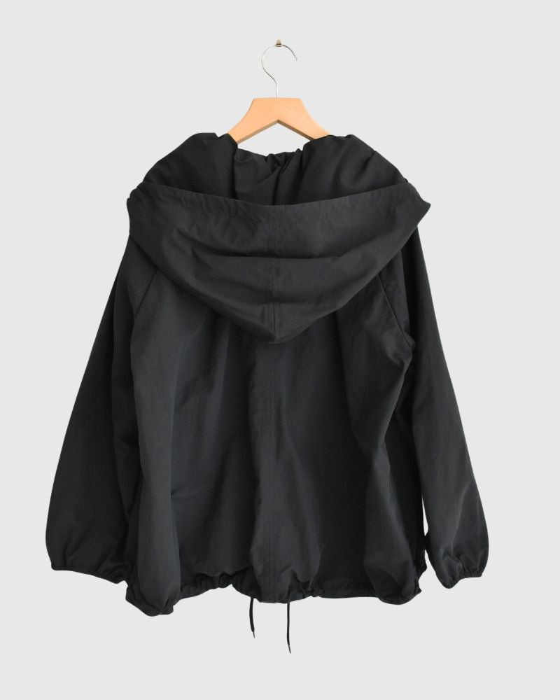 オーバーサイズ フーディジャケット 撥水ナイロン ブラック｜D/d