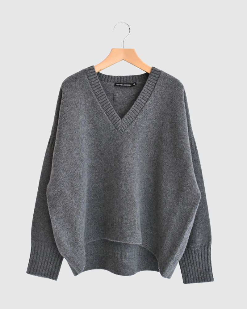 AURA Vネックニットプルオーバー Gray