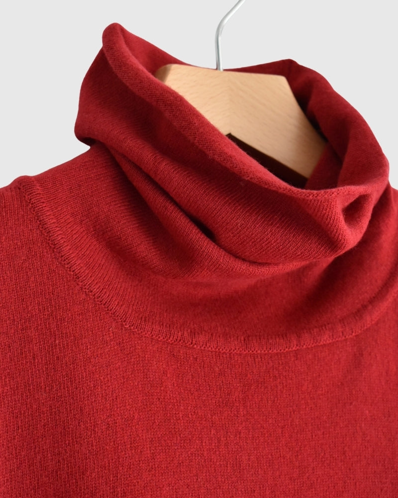 12GG PLAIN STITCH DROP SHOULDER POLO NECK WITH SLIT Red