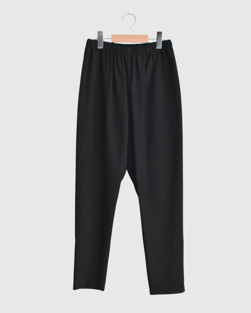 イージーテーパードパンツ Kuro