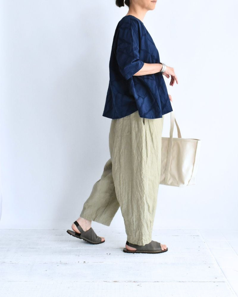 パネルプルオーバーブラウス（刺しゅう） Navy