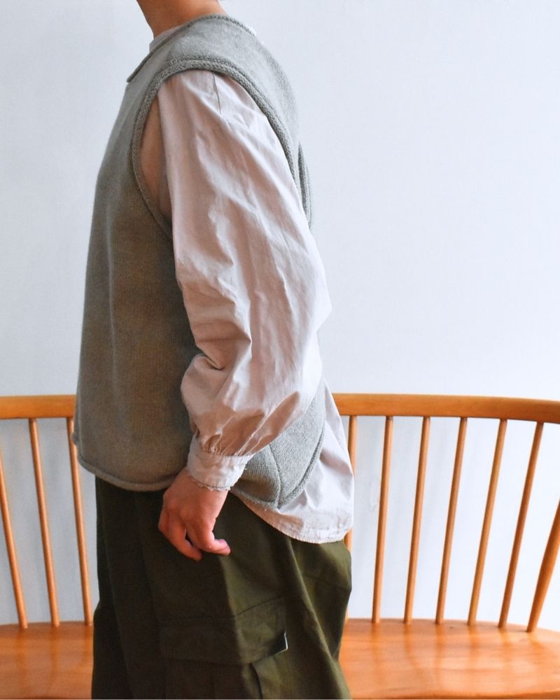 【予約】 F/W G 1236 バッククロスニットベスト（10月初旬 - 10月中旬）