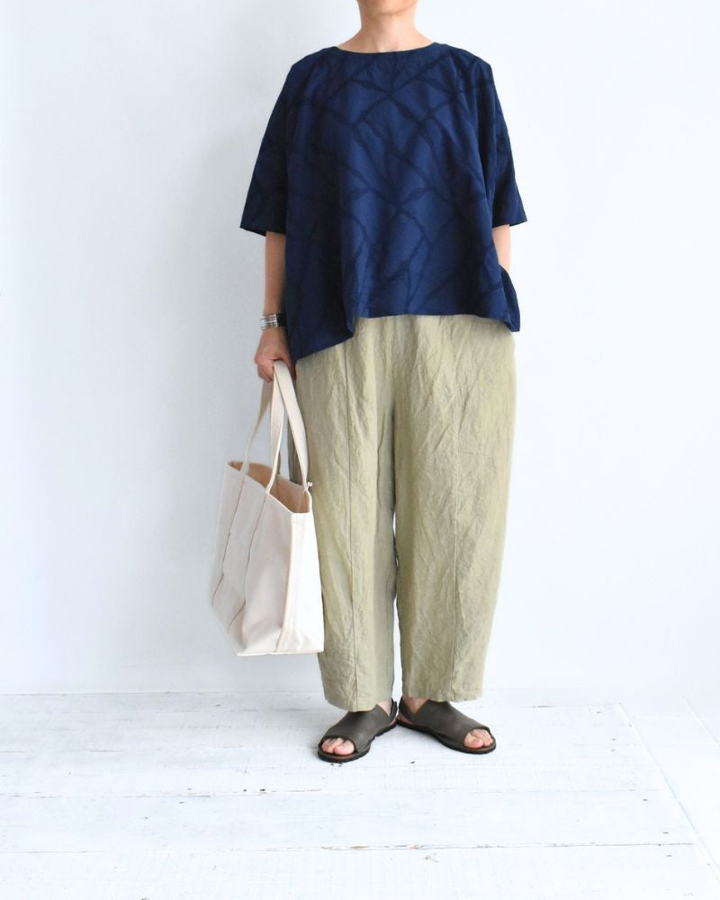 パネルプルオーバーブラウス（刺しゅう） Navy