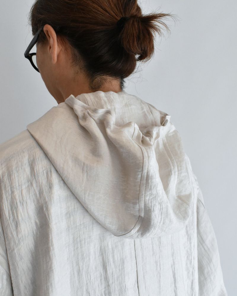 シャイニー フーディブルゾン OffBeige