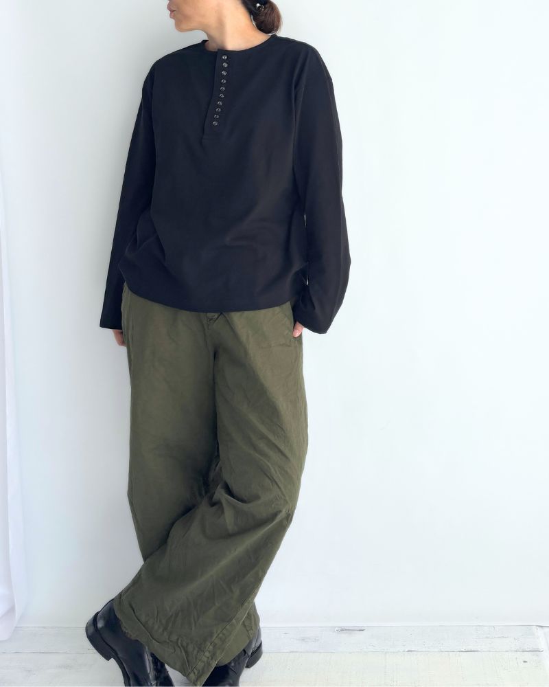 10ボタンTee Black