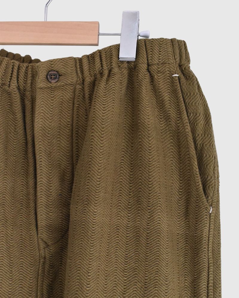 手織りコットンヘリンボーン イージーテーパードパンツ KhakiBrown