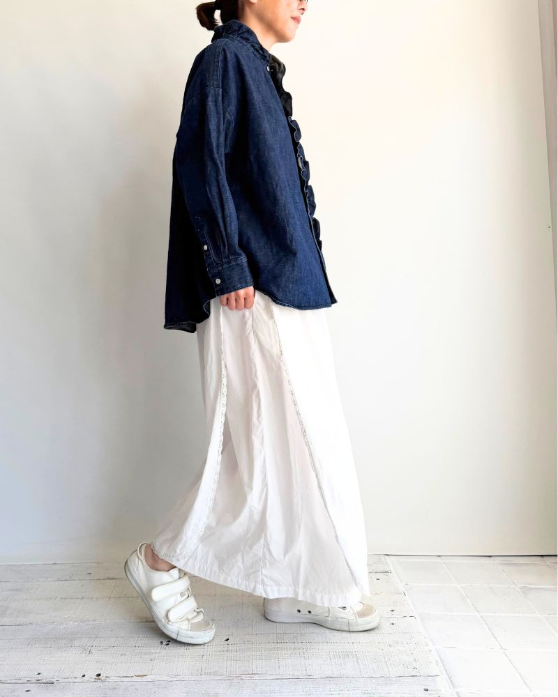 【予約】 F/W LA 518 オーディナリーデニムフリルブラウス（9月末 - 10月初旬）